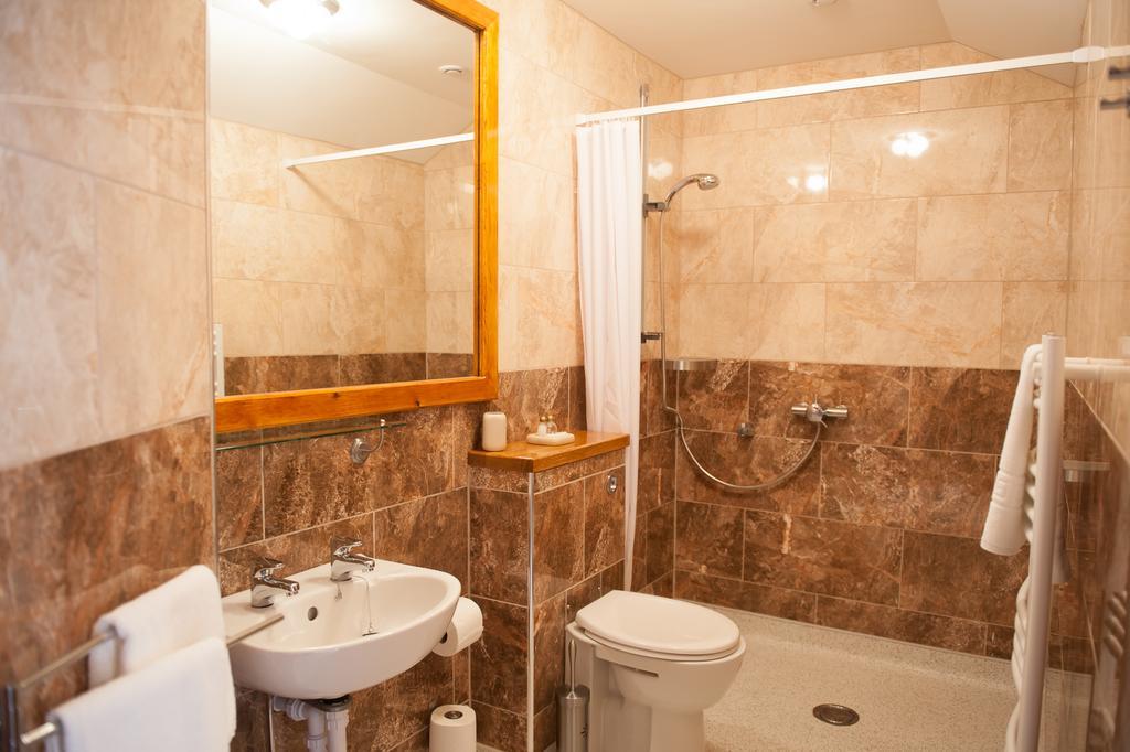 The Little Crown Inn Pontypool Zimmer foto
